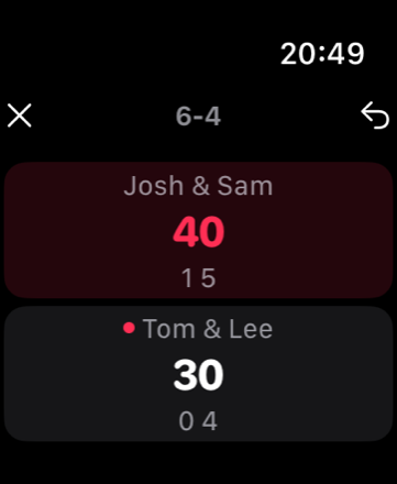 Apple Watch scoring a live padel match on the wrist